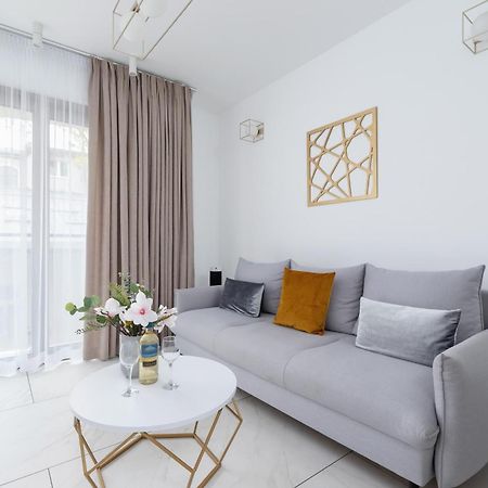Kraków Apartment near Opera Krakowska by Renters Prestige Exterior foto